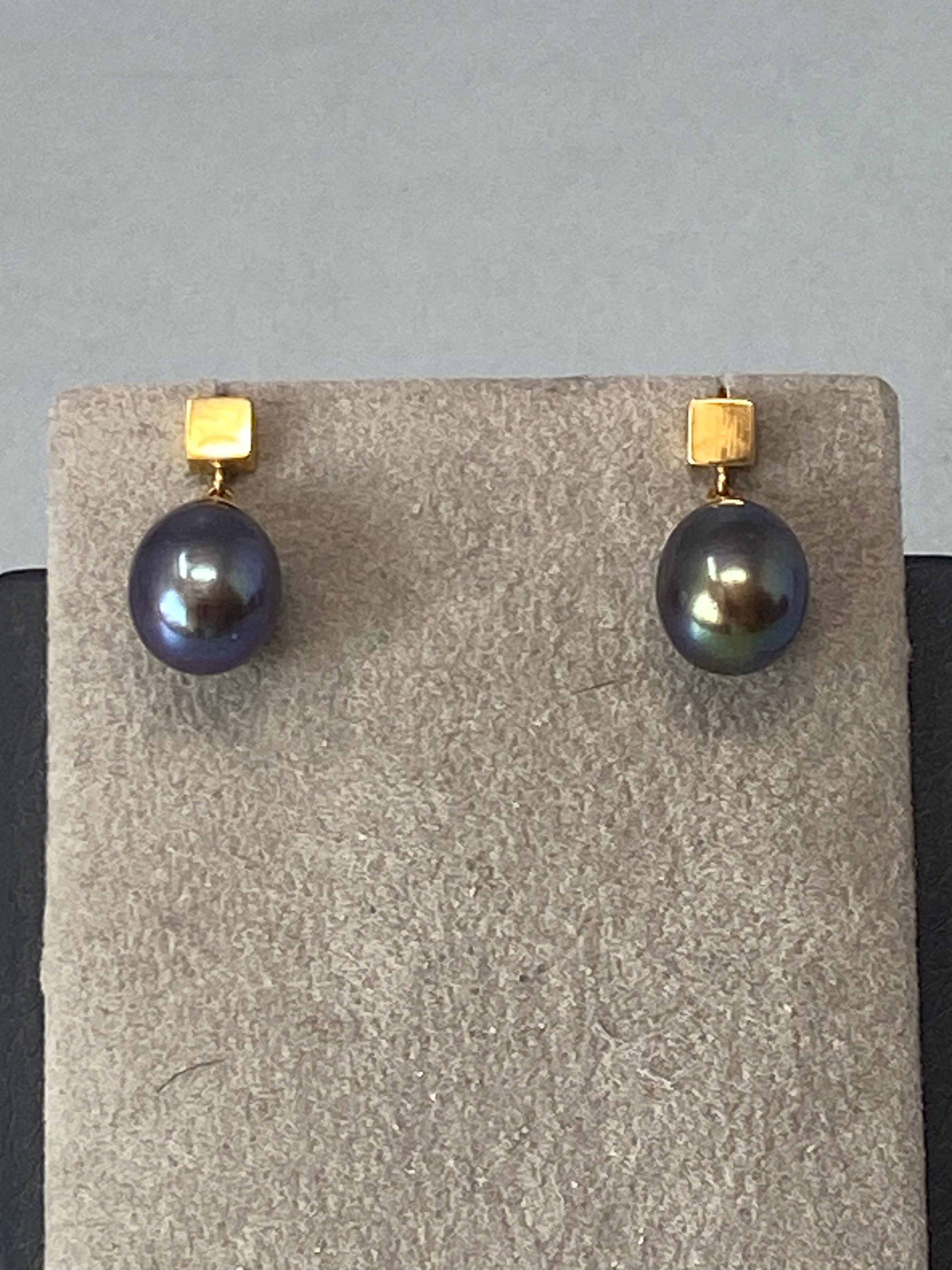 18 Carat Gold and Black Pearl Earrings