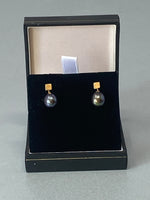 Load image into Gallery viewer, 18 Carat Gold and Black Pearl Earrings
