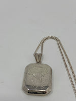 Load image into Gallery viewer, Silver Locket on Curb Chain
