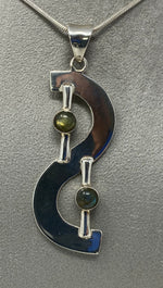 Load image into Gallery viewer, Silver and Labradorite Pendant
